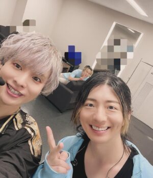 Nobuhiko Okamoto Instagram - キラフェス2024ありがとうございました
楽しかったかな？俺は楽しかったよ本当に

#神谷さんと自由くんの表情やばいと思ったらもっとヤバイ人いた
#神谷さんの安定感と切れ味抜群のコメントが好きすぎる
#浪川さんチャラメガネあうよね本物のエンターテイナーうほっ
#かっきーさんの胸筋まじはんぱないストイックだしかっこいいわ
#りょへさんアレっすよやっぱりもっと歌って踊りましょうよファンのみんなより俺の方が求めてますって
#ウィングはずっと美少女だったよっ全体曲は介護したよっっ
#よっちんパイセンのパフォーマンスが唯一無二切り替えはんぱない
#すぱくる歌うますぎて笑うセクシーだし可愛いしなによりファンサ神
#そして
#みゆくん
#超楽しかったありがとうみゆくんのこと大好きだこれからもよろしくね