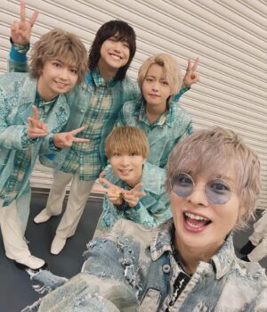 Nobuhiko Okamoto Instagram - キラフェス2024ありがとうございました
楽しかったかな？俺は楽しかったよ本当に

#神谷さんと自由くんの表情やばいと思ったらもっとヤバイ人いた
#神谷さんの安定感と切れ味抜群のコメントが好きすぎる
#浪川さんチャラメガネあうよね本物のエンターテイナーうほっ
#かっきーさんの胸筋まじはんぱないストイックだしかっこいいわ
#りょへさんアレっすよやっぱりもっと歌って踊りましょうよファンのみんなより俺の方が求めてますって
#ウィングはずっと美少女だったよっ全体曲は介護したよっっ
#よっちんパイセンのパフォーマンスが唯一無二切り替えはんぱない
#すぱくる歌うますぎて笑うセクシーだし可愛いしなによりファンサ神
#そして
#みゆくん
#超楽しかったありがとうみゆくんのこと大好きだこれからもよろしくね