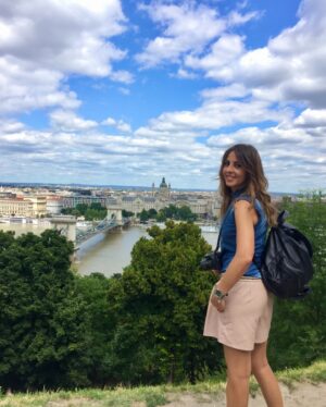 Noemí de Miguel Instagram - Ver los libres y 🤍 Hungaroring y Budapest 
Muchos y grandes recuerdos. 

- El rollazo de las gradas antiguas. 
- La victoria de Lewis en 2016, mi primer año. 
- Girad porque no cabe el Ferrari 😉
- Hacemos cuentas @tabathavalls 🥳
- Muchas emociones. 
- La ciudad que más he pateado y corrido. 
- No Pirlo No party 
- Acompañada de los mejores 🤗
- O en solitario … Le he dado mil vueltas.
- Sí, fuimos a los baños en un doblete, a los ruin bar, mil cosas que hacer siempre en Budapest y uno de los mejores ambientes del mundial.
