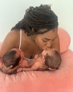 Noémie Abossolo Instagram - Welcome dans ma vie de maman Double:

1-ShaÏly et moi 🤱🏽
2- le stock Pampers des twins 🚼
3-Kaëny & Shaïly👶🏽👶🏽
4- les marques de l’amour 🤰🏽
5- TONTON : « mes enfants son combat » ✨
6- rdv chez l’ostéopathe 🥼
7- L’amour inconditionnel 🤱🏽
8 - TENE une tata mondiale 👯
9- la twins poussette 💨
10- shopping 🛍️ 
11- Kaëny & moi 🤍