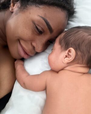 Noémie Abossolo Instagram - Welcome dans ma vie de maman Double:

1-ShaÏly et moi 🤱🏽
2- le stock Pampers des twins 🚼
3-Kaëny & Shaïly👶🏽👶🏽
4- les marques de l’amour 🤰🏽
5- TONTON : « mes enfants son combat » ✨
6- rdv chez l’ostéopathe 🥼
7- L’amour inconditionnel 🤱🏽
8 - TENE une tata mondiale 👯
9- la twins poussette 💨
10- shopping 🛍️ 
11- Kaëny & moi 🤍
