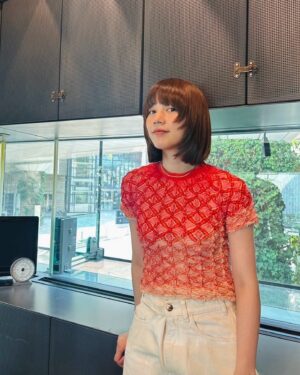 Non Instagram - 23時からJ-WAVE、聴いてね。radikoもあります。
今回は初めての試みで、初めて会う方とのトークセッション🌹

こないだ一目惚れした赤い服着てお話しました🫶

#jwave #era813 @iwera813 
#radiko