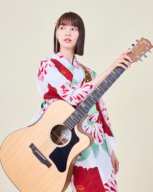 Non Instagram - 浴衣もギターも最高だな🎸👘

Photo: @kentarominami_ 
Kitsuke&Styling: Mitsuko Takizawa
Hair&Make up: Shie Kanno

#残暑見舞い #浴衣