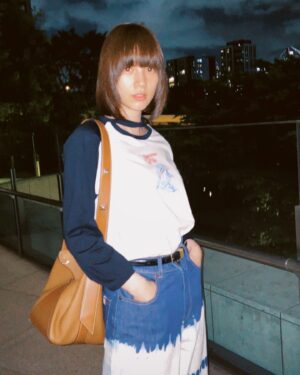 Non Instagram - 腹ごしらえの後の、ヘアカット。
赤い目が動物的ですき🐈
夏の夜を感じたーー

#💇‍♀️