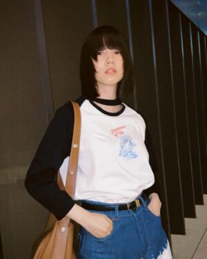Non Instagram - 腹ごしらえの後の、ヘアカット。
赤い目が動物的ですき🐈
夏の夜を感じたーー

#💇‍♀️