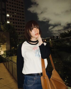 Non Instagram - 腹ごしらえの後の、ヘアカット。
赤い目が動物的ですき🐈
夏の夜を感じたーー

#💇‍♀️