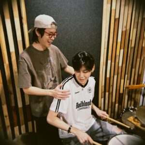 Noppanut Guntachai Instagram - เล่นระนาดเหมือนเดิมอะดีละ 😂😂😂