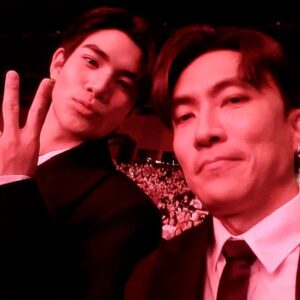 Noppharnach Chaiwimol Instagram - วันนั้นบทหลี่หมิงมันคงยากมากๆสำหรับโฟร์ท จนแกต้องเสียน้ำตา แต่มาถึงวันนี้พี่ว่ามันคุ้มค่านะ ดีใจด้วยมากๆเลยนะไอ้หนู @fourth.ig 
#MoonlightChicken
#คมชัดลึกอวอร์ด20