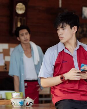 Noppharnach Chaiwimol Instagram - วันนั้นบทหลี่หมิงมันคงยากมากๆสำหรับโฟร์ท จนแกต้องเสียน้ำตา แต่มาถึงวันนี้พี่ว่ามันคุ้มค่านะ ดีใจด้วยมากๆเลยนะไอ้หนู @fourth.ig 
#MoonlightChicken
#คมชัดลึกอวอร์ด20