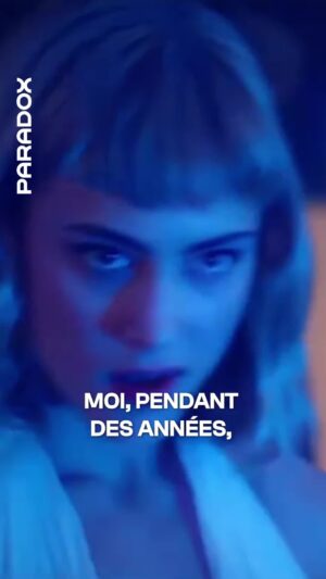 Nora Arnezeder Instagram - Nouvelle interview disponible sur Paradox Sans Filtre : Nora Arnezeder 🎬✨ 

Aujourd’hui, je te propose de découvrir l’incroyable parcours de @noraarnezederofficial
Tu l’as peut-être vue dans Faubourg 36, The Words, ou Army of the Dead. Elle a aussi brillé dans les séries Zoo, Mozart in the Jungle, The Offer et Riviera. Mais connais-tu vraiment son histoire ?

À seulement 18 ans, Nora décroche son premier rôle dans “Faubourg 36” et reçoit le Lumière de la révélation féminine. 🎉 Ensuite, elle fonce vers Hollywood et malgré les refus d’agences à cause de son accent, Nora ne lâche rien. Elle bosse dur pour améliorer son anglais et finit par décrocher des rôles incroyables aux côtés de stars comme Denzel Washington, Bradley Cooper et même Ryan Reynolds…

Dans cette interview, Nora nous dévoile :
 • Son parcours fulgurant : de la France à Hollywood
 • Ses défis : accent, auditions, et la persévérance nécessaire
 • Ses secrets de réussite : travail acharné, adaptation, et passion 💪

Elle partage des anecdotes inspirantes et des conseils précieux :
 • L’importance de l’adaptation et de rester authentique
 • Lâcher prise malgré le perfectionnisme
 • Le feedback et son impact
 • Suivre son instinct
 • S’amuser et ne jamais abandonner ses rêves

Prépare-toi à être inspiré(e) 🚀

Lien en bio !