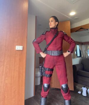 Nóra Trokán Instagram - I had a blast shooting in this crazy ride called Borderlands. Us actors Not only have to prove our talent on a shoot but prove our strength to hold a tent together during a heavy storm. But if you have a badass like @janina around, there’s nothing to worry about💪🏼👸🏻. Not to mention the private stand ups by @kevinhart4real between takes. Go see it at the movies ❤️
#borderlands @borderlandsfilm