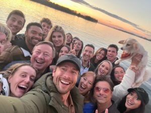 Norbi Novak Instagram - Happy to be with this incredible group to start a New Year with. Special thanks to @lesliepowellmusic and the Powell family! ✨✨🥂