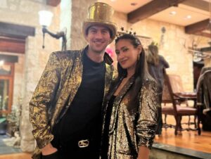 Norbi Novak Instagram - Happy to be with this incredible group to start a New Year with. Special thanks to @lesliepowellmusic and the Powell family! ✨✨🥂