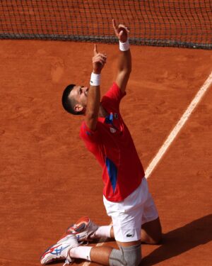 Novak Djokovic Instagram - Srbijo, 

Uspeli smo! 

Volim vas,
Nole ❤️🥇

 ** 
Dear Serbia,

We did it.

Love, Nole ❤️🥇