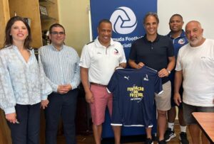 Nuno Gomes Instagram - Bermudas part 1. Obrigado à Bermuda Football Association por me receber na qualidade de vice-presidente da @fundacaodofutebol da @ligaportugal. Desejo boa sorte ao clube Vasco da Gama e à Escola Portuguesa das Bermudas.🇧🇲🇵🇹 Merecem toda a sorte do Mundo! Obrigado a todos que me receberam!❤️