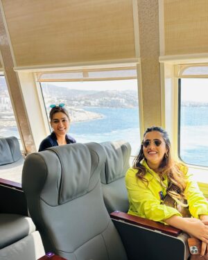 Nupur Sanon Instagram - I like me better when I’m with you 👭💞🤗🥰

With my bestest friend for life.. 

Happy Friendship Day Everyone!! ❤️❤️