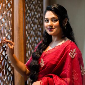 Nusrat Imroz Tisha Instagram - Red always lifts my spirit up!
PC: @zutons_snapshoot 
Saree: @b_a_n_g_a_l 
#tisha #nusratimrosetisha #imrose #redsaree #event