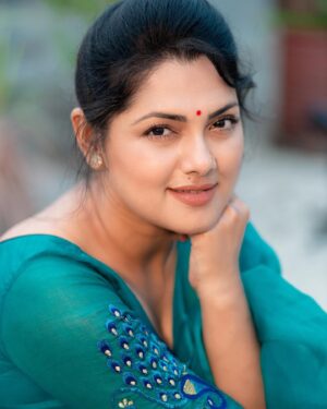 Nusrat Imroz Tisha Instagram - আমারও পরানও যাহা চায়
তুমি তাই, তুমি তাই গো!

PC: @zutons_snapshoot 
Saree: @_taaaj__ 

#tisha #nusratimrosetisha #imrose #rabindronathtagore #poem #thursdays