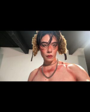 Nutthasid Panyangarm Instagram - Round 2 Fight! 🔥

makeup : @thanatop.makeup54
hair : @fongbeerhair_
style : @shit_nabansean @styleonestyleprung
snap : @champ_roi_thai
#HEATSTROKEmakeup
