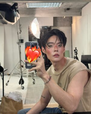 Nutthasid Panyangarm Instagram - Round 2 Fight! 🔥

makeup : @thanatop.makeup54
hair : @fongbeerhair_
style : @shit_nabansean @styleonestyleprung
snap : @champ_roi_thai
#HEATSTROKEmakeup