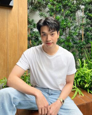 Oabnithi Wiwattanawarang Instagram - ถ้าหากฉันอยากจะรักเธอขอวิธีหน่อยได้มั้ย💙