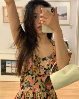 Oh Ji-yeon Instagram - 어두컴컴한 날씨에, 
질수없다! 그렇다면 나에게 
색칠해주기  2 🧡
음, 여러가지 색으로 히 
여러분도 해보세요오오 
효과 있다 이거?