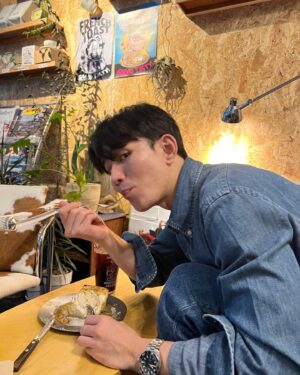 Oh Seung-hoon Instagram - 배부른 명절 되세요 🙆‍♂️