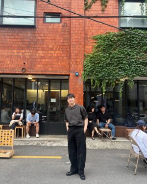 Oh Seung-hoon Instagram - 👔👖☕️📷😋