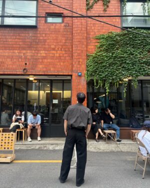 Oh Seung-hoon Instagram - 👔👖☕️📷😋