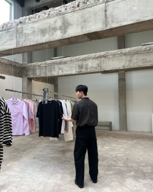 Oh Seung-hoon Instagram - 👔👖☕️📷😋