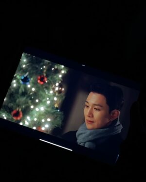 Oh Seung-hoon Instagram - ⠀
눈, 해리포터, 재즈, 캐롤, 커피
내가 좋아하는 계절
12월, 겨울.⠀
⠀
늘 음악으로 이야기를 큐레이션 하는 ⠀
레이백의 음악 플레이 리스트와 함께.⠀
⠀
함께하는 모든 사람들의 겨울이 따뜻하기를 바라며.⠀

링크는 프로필에 올려놓을게요 :)⠀
⠀
Snow, Harry Potter, Jazz, Carol, Coffee.⠀
December and winter.⠀
favorite season.⠀
⠀
Always curating stories ⠀
With Layback’s music playlist.⠀
⠀
Hope the winter will be warm for everyone⠀
with.⠀
⠀
I‘ll put the link on my profile 😉