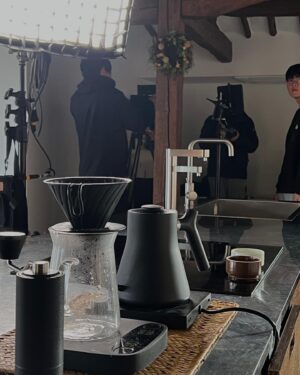 Oh Seung-hoon Instagram - ⠀
눈, 해리포터, 재즈, 캐롤, 커피
내가 좋아하는 계절
12월, 겨울.⠀
⠀
늘 음악으로 이야기를 큐레이션 하는 ⠀
레이백의 음악 플레이 리스트와 함께.⠀
⠀
함께하는 모든 사람들의 겨울이 따뜻하기를 바라며.⠀

링크는 프로필에 올려놓을게요 :)⠀
⠀
Snow, Harry Potter, Jazz, Carol, Coffee.⠀
December and winter.⠀
favorite season.⠀
⠀
Always curating stories ⠀
With Layback’s music playlist.⠀
⠀
Hope the winter will be warm for everyone⠀
with.⠀
⠀
I‘ll put the link on my profile 😉