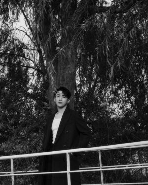Oh Seung-hoon Instagram - @eyesmag 감사해요🤍 
멋진 분들과 함께한 새로운 작업 👍🏻

Creative Director
Oh seung hoon. @hoon.oh 
Kim Jae Cheon. @jaecheonism___ 

Visual Director
Park Tae II. @taeilpark 

Photo.
Yoon Song E. @songgge 

Styling.
Park Tae Il. @taeilpark 

Hair. 
Park Ha. @blow_tnim_minti 

Make up. 
Bo Ryeon. @blow_boryeon 

Special Thanks to, 
Just Entertainment.
Kim Soo Hyun.
Hwang Ji Yoo.

#오승훈 #아이즈매거진 #eyesmag #eyesmagazine