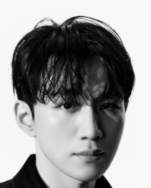 Oh Seung-hoon Instagram - @eyesmag 감사해요🤍 
멋진 분들과 함께한 새로운 작업 👍🏻

Creative Director
Oh seung hoon. @hoon.oh 
Kim Jae Cheon. @jaecheonism___ 

Visual Director
Park Tae II. @taeilpark 

Photo.
Yoon Song E. @songgge 

Styling.
Park Tae Il. @taeilpark 

Hair. 
Park Ha. @blow_tnim_minti 

Make up. 
Bo Ryeon. @blow_boryeon 

Special Thanks to, 
Just Entertainment.
Kim Soo Hyun.
Hwang Ji Yoo.

#오승훈 #아이즈매거진 #eyesmag #eyesmagazine