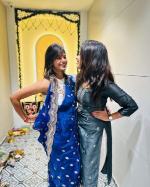 Oindrila Bose Instagram - Nothing beats a friendly affair filled with laughter, good vibes, tasty food and great company. Here’s to moments that turn into memories! 🌟
 #FriendshipGoals #GoodTimes #jaijagannath