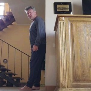 Oleg Taktarov Instagram - Передние мышцы голени . Там 4 мышцы.
Если они не развиты, если они не загружаются равномерно с икроножныии и со всеми остальными... То отсюда тоже могут идти проблемы с вашими коленями. Страдает колено. Потом страдает таз. Потом страдает спина. А потом вы умираете. Потому что не можете двигаться.