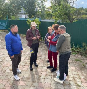 Oleg Zagorodnii Instagram - Почалася війна, здавалося все закінчилося для України,але з часом стало зрозуміло, що для України все тільки починається-Україна частина великого цивілізованого світу. Ігор @igor_srzic_cartledge з Великої Британії, Саша @alexmlnv з Болгарії, Ніка @nika_gurini з Грузії-люди з великим серцем та відважною душею. Вони навідалися до України у стані війни, щоб підтримати Українців. З такими друзями ми не маємо жодного шансу програти! Людські цінності переможуть безжалісний імперіалізм! Дякую Вам, друзі, у ці тяжкі часи нам було б набагато важче без вашої підтримки!