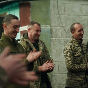 Oleh Skrypka Instagram - Цифри не можуть передати всі емоції та щирість візитів до наших воїнів, але ми з гордістю ділимося тим, як багато ми зробили за минулий місяць. В березні ми відвідали понад 2300 захисників у 7 областях, включаючи Харківську, Донецьку, Запорізьку, Херсонську, Миколаївську, Одеську, Вінницьку. Ми працювали в госпіталях, тренувальних центрах, з різними групами внутрішньо переміщеної молоді. Ми привезли на фронт близько тисячі книг, показували різноманітні освітні фільми про історію та культуру України, а також провели великий концерт у Києві, об’єднавши артистів Культурного Десанту з різних напрямків.

Але наша справжня сила полягає не в кількості, а в якості особистих зустрічей, кожна з яких є унікальною. Вони сповнені натхнення та надії, але також важкого досвіду та справжньої хоробрості.

Ми вдячні за всю підтримку, яку отримуємо! Разом ми продовжуємо розвиватися і переконуємося, наскільки кожна мить поряд з нашими воїнами є цінною.
