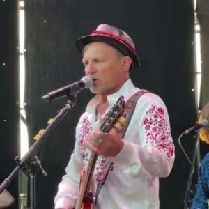 Oleh Skrypka Instagram - Запалюємо на @kraina_mriy_fest🔥
Великий Концерт.