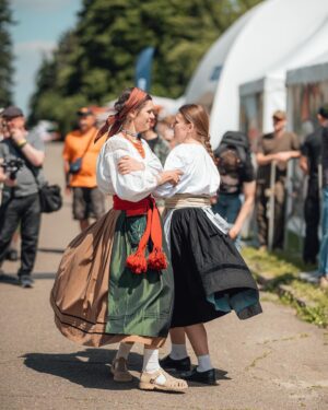 Oleh Skrypka Instagram - Ще трішки ваших неймовірних фото з першого дня фестивалю 💚

Більше фото шукайте у нас на фейсбук 😌

Посилання на квитки в шапці профілю. До зустрічі! 😉

📍Національний ботанічний сад імені Миколая Гришка
(Вулиця Садово - Ботанічна, 1)

⏰21, 22, 23 червня з 12:00 до 21:00

📢Найближче укриття: станція метро “Звіринецька” — 1800 метрів

📸Фото: @maxx_tarasenko 

#країнамрій #фестивалькраїнамрій #олегскрипка #етнофестиваль #фестиваль #фестивалькиїв #етніка #воплівідоплясова #українськакультура #етно