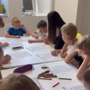 Oleksii Arestovych Instagram - - Эстония, Таллинн. 

Детскому центру для украинских детей (многие из которых из Мариуполя) - 2 года! 

Мы им уже помогали. 

Эстония очень хорошо принимает наших беженцев, но в силу разных причин, одна из двух украинских школ закрылась.

Это означает возросшую нагрузку на наш Центр. 

Днем в будни будет украинский детский сад, вечерами и по выходным украинская школа по интересам и параллельно Центр открывает школу по образу и подобию Апельсина Зицера.

Центр планирует взять взять на работу ещё больше украинских педагогов и продолжить  деятельность, направленную на сохранение украинской идентичности у наших детей. 

Центр дотационный.

И от нас зависит - будет ли он существовать или нет. 

У меня большая личная просьба - помочь детям и преподавателям. 

——-

Реквизиты
Получатель ROBOGO MTÜ
№ счета A/a: EE317700771008032370
LHV Pank

В пояснении необходимо указать «annetus».

PayPal info@robogo.ee

——-