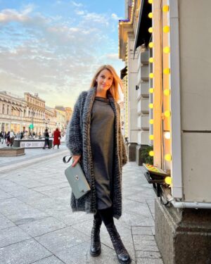 Olga Orlova Instagram - Нет такого возраста, когда поздно начинать жить ☺️