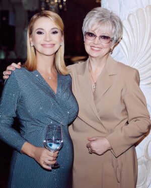 Olga Orlova Instagram - День рождения прошел, но осталось море фотографий ❤️🤗
Спасибо всем огромное за ваши поздравления 🙏🏼❤️