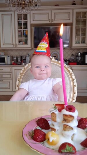 Olga Orlova Instagram - Нашей сладкой булочке сегодня полгода! 🎉🎉🎉🎉 Как же быстро бежит время 🙈 Моя Анютка- моя любимая любовная любовь ❤️❤️❤️❤️❤️❤️