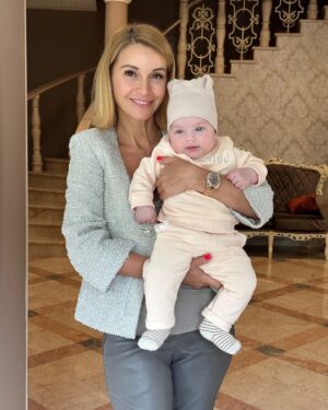 Olga Orlova Instagram - Девчонки на стиле, на чиле, на расслабоне передают вам привет 😅🙋🏼‍♀️