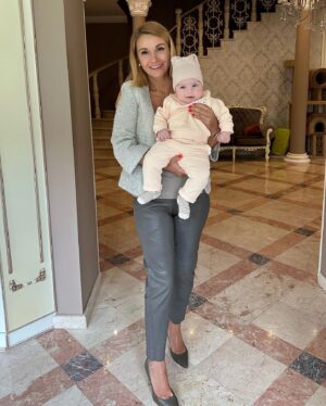 Olga Orlova Instagram - Девчонки на стиле, на чиле, на расслабоне передают вам привет 😅🙋🏼‍♀️