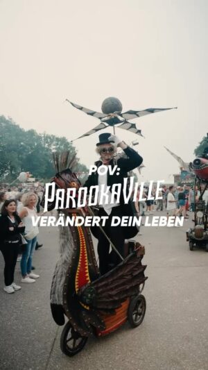 Oliver Pocher Instagram - Was für ein Wochenende beim Parookaville! 
Mehr im neuen Podcast!