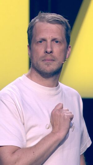 Oliver Pocher Instagram - Ein lyrisches Meisterwerk 🎤 

Die besten Comedians Deutschlands kommen auch auf Tour, jetzt Tickets sichern! 🎫 

#diebestencomediansdeutschlands #dbcd #oliverpocher #standup #standupcomedy #comedy #feuermelder #feuerwehrmann #michaelwendler