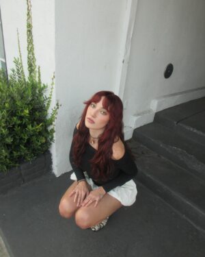 Olivia O'Brien Instagram - happy sunday! the party is over and i have returned to peace. any actions carried out over the past two weeks do not count because i was on vacation.