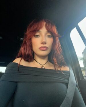Olivia O'Brien Instagram - happy sunday! the party is over and i have returned to peace. any actions carried out over the past two weeks do not count because i was on vacation.